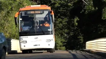  ARCHIPELS : ON THE BUS AGAIN