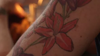 Tatouage Iris Rouge
