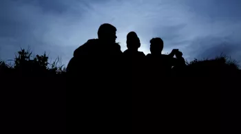 CALAIS, LES ENFANTS DE LA JUNGLE