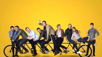 Photo avec Cédric VASSEUR, Laurent JALABERT, Franck FERRAND, Alexandre PASTEUR, Nicolas GEAY, Céline GÉRAUD, Thierry ADAM, Marion ROUSSE, Laurent LUYAT, pour le Tour de France 2017
