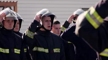 AU PERIL DE LEUR VIE : LES 50 ANS DES POMPIERS DE PARIS