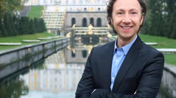 Photo de Stéphane Bern pour Secrets d'histoire