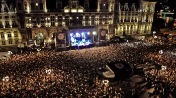 Concert de Thylacine devant l'Hôtel de Ville de Paris au FNAC Live 2016