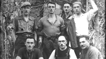 Les hommes de la SSS en forêt