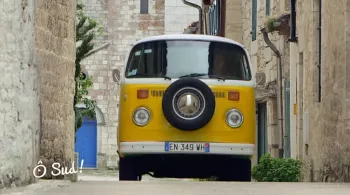 combi dans la rue