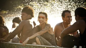 JUSQU'AU BOUT DU MONDE TELEFILM D'AVENTURES S UR RÉUNION 1ERE