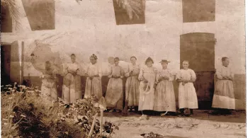 FEMMES AU BAGNE