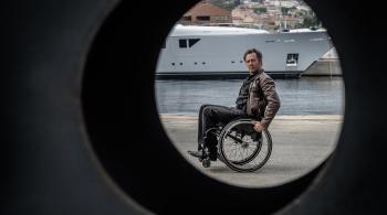 Photo de Caïn, interprété par Bruno DEBRANDT, prise sur un port