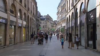 Secteur piétonnier, la rue de la Liberté à Dijon