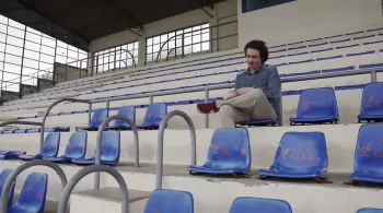 Guillaume Estivie dans les gradins du stade de Guéret