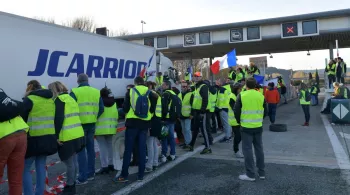 Gilets jaunes au péage de La Barque © Georges Robert