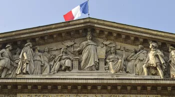 Assemblée Nationale- Fronton façade
