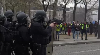 Policiers utilisant de LBD