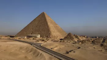 LE PAPYRUS OUBLIE DE LA GRANDE PYRAMIDE