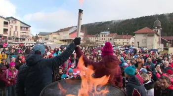La flamme olympique à Bois d'Amont (Jura) le 4 janvier 2019 / © Fabienne Le Moing / France 3 Franche-Comté