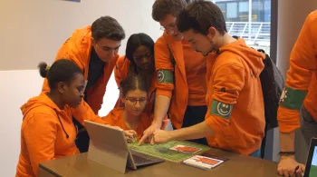 Jeunes de service