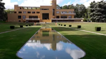 VILLA CAVROIS