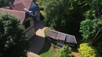 UNE MAISON, UN ARTISTE