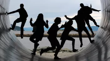 Silhouettes en mouvement © Broesis