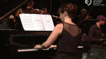 Chloë Pfeiffer piano, direction et arrangements • © Festival international de musique de Besançon Franche-Comté / Videlio events