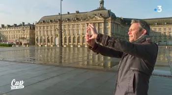Eric Perrin sur le miroir d'eau à Bordeaux