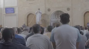 Djellaba-basket (c) Seconde Vague Productions