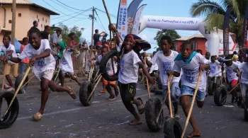 Course de pneus à Mayotte