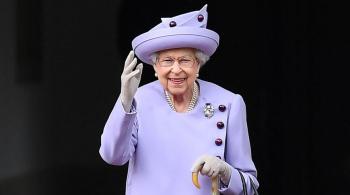 En hommage à la reine Elizabeth II, Réunion la 1ère vous propose  deux rendez-vous : •	Un jour une histoire  « The Queen »,  samedi 10 septembre à  21.30 et •	Elisabeth II histoire d’un couronnement, dimanche 11 septembre à 13.10