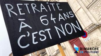 Pancarte noire avec l'inscription "Retraite à 64 ans c'est non"