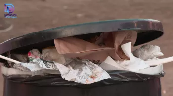 Poubelle remplie de déchets