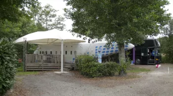 Le Skylander dans un camping