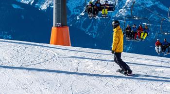 Piste de ski et télésiège