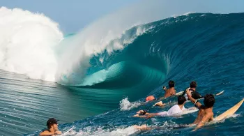 La vague de Teahupo'o