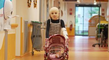 jeune patient, enfant peut-être brûlé, en soins au centre de réadaptation de Flavigny-sur-Moselle