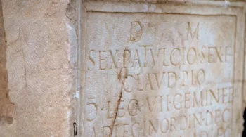 LES SECRETS ENFOUIS D' HERCULANUM