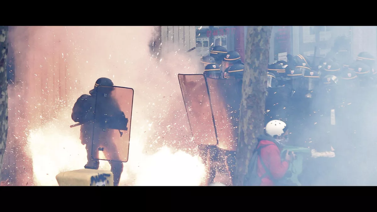 POLICE SUR LE FIL