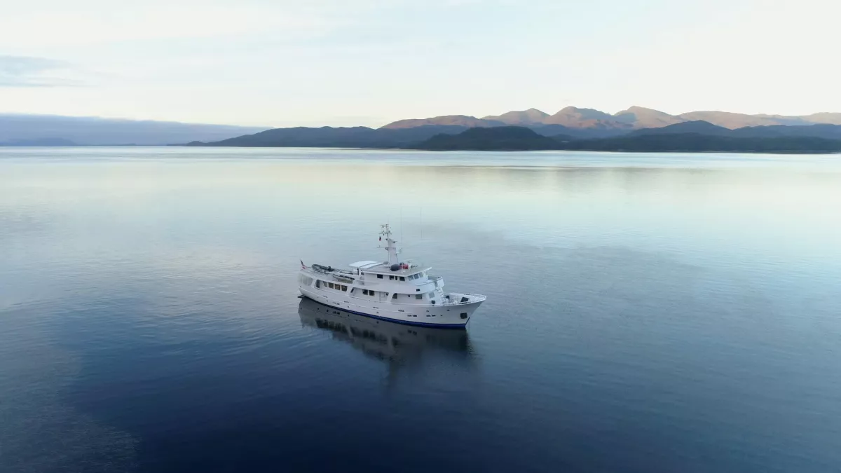 L'AVENTURE CONTINUE AVEC CELINE COUSTEAU