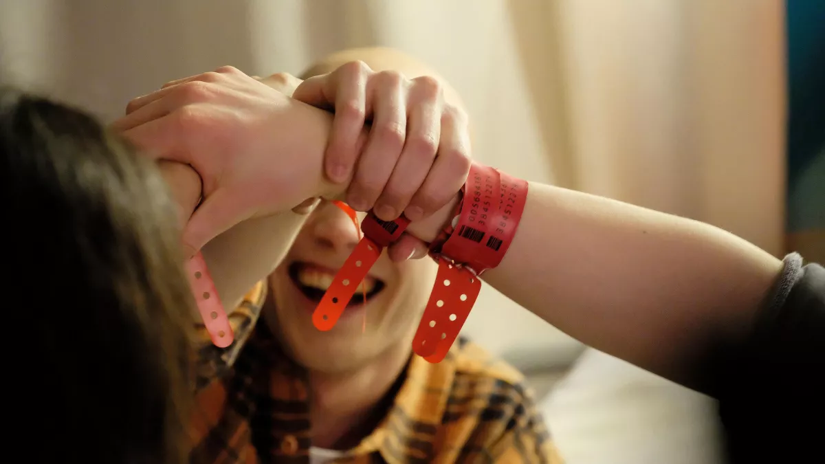 LES BRACELETS ROUGES - Saison 1
