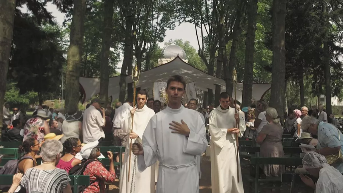 Apparaître à Paray Apparaître à Paray