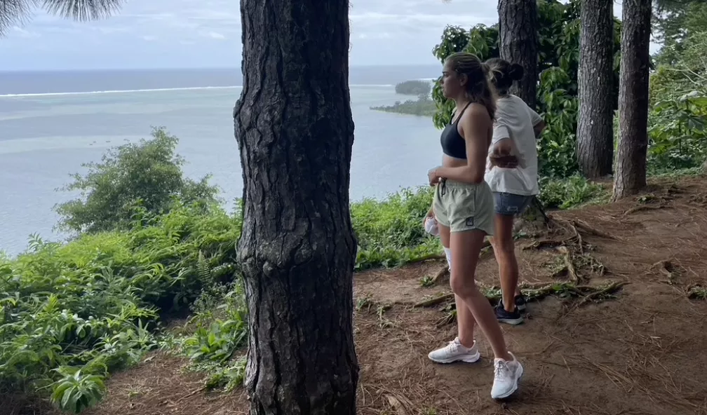 Atout surf EP1 Aelan Vaast visuel © Mérapi Productions/Bleu Lagon Productions 