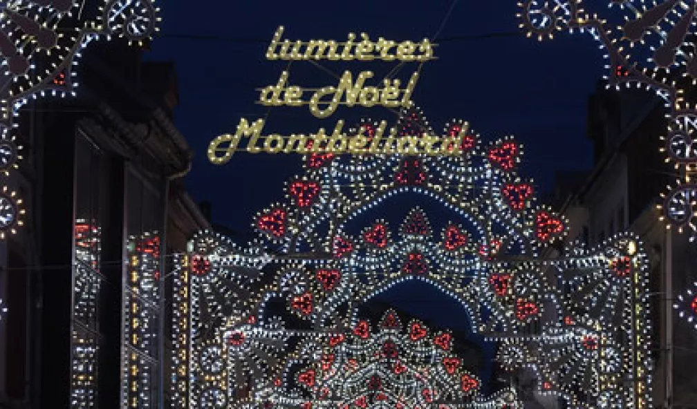 Arche de lumière entrée marché de noel de montbéliard