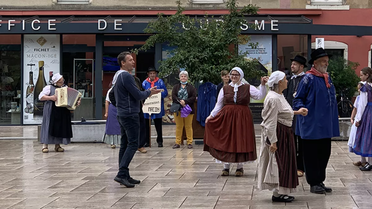 La Tête à l'Endroit à Mâcon La Tête à l'Endroit à Mâcon