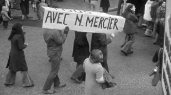 UN BAISER, UN TRACT ET TOUT CRAQUE