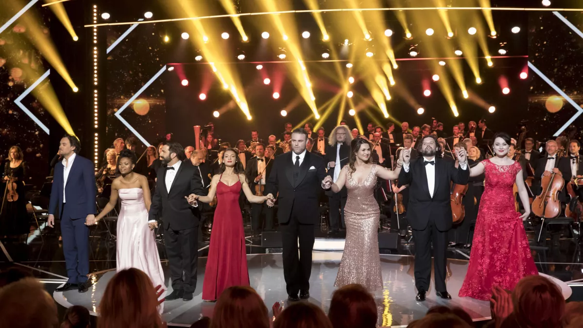 HOMMAGE A PAVAROTTI
