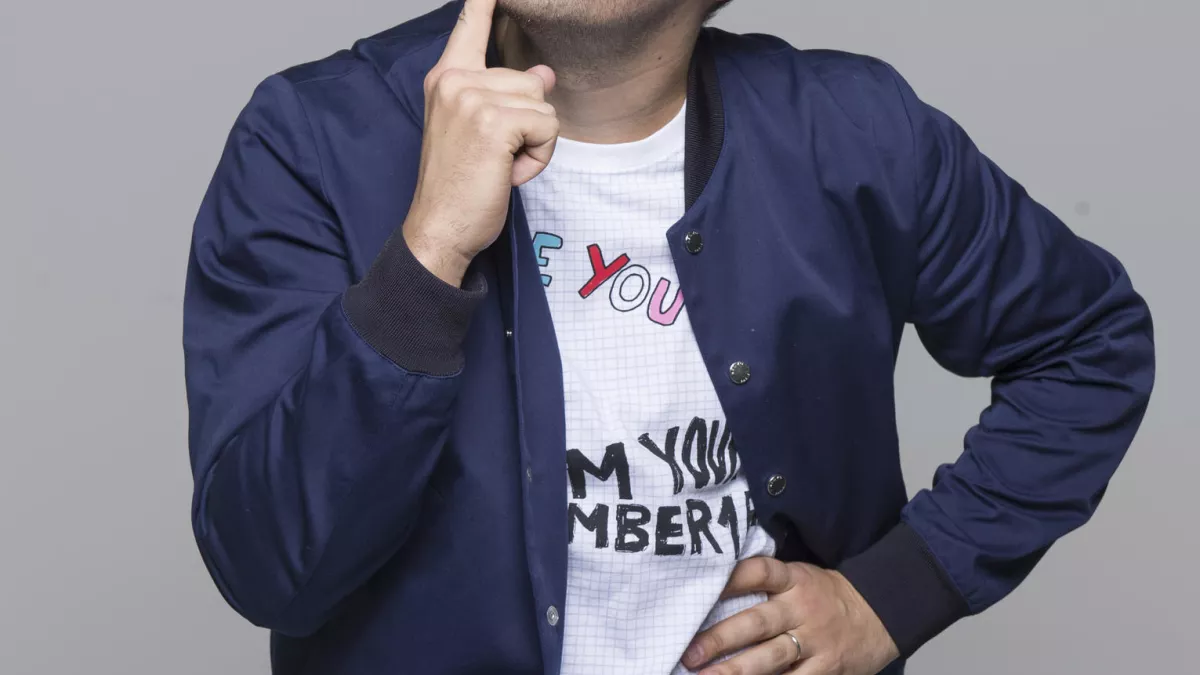 VOUS POUVEZ RÉPÉTER LA QUESTION ?