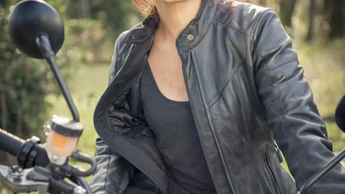 LA FEMME AUX CHEVEUX ROUGES