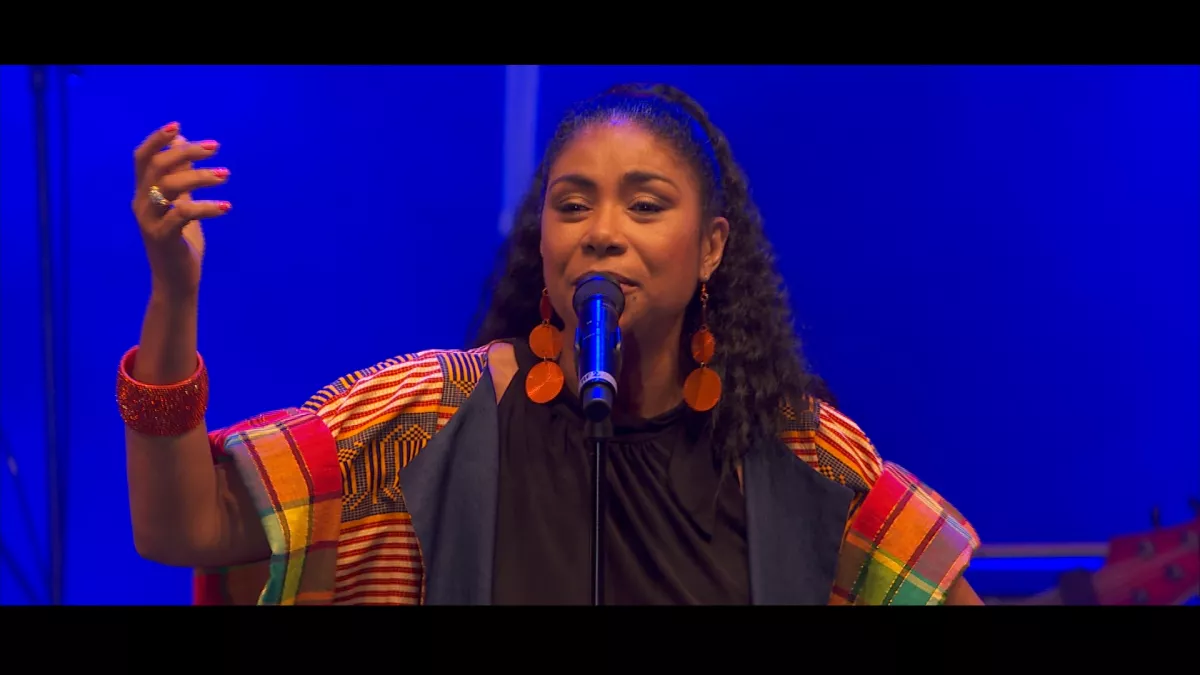Limyè Ba Yo 2018 : Tania SAINT-VAL