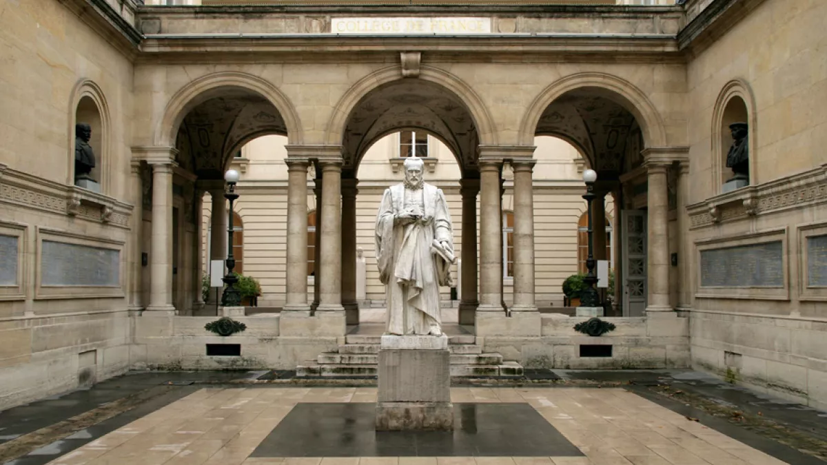 Collège de France la cour Budé