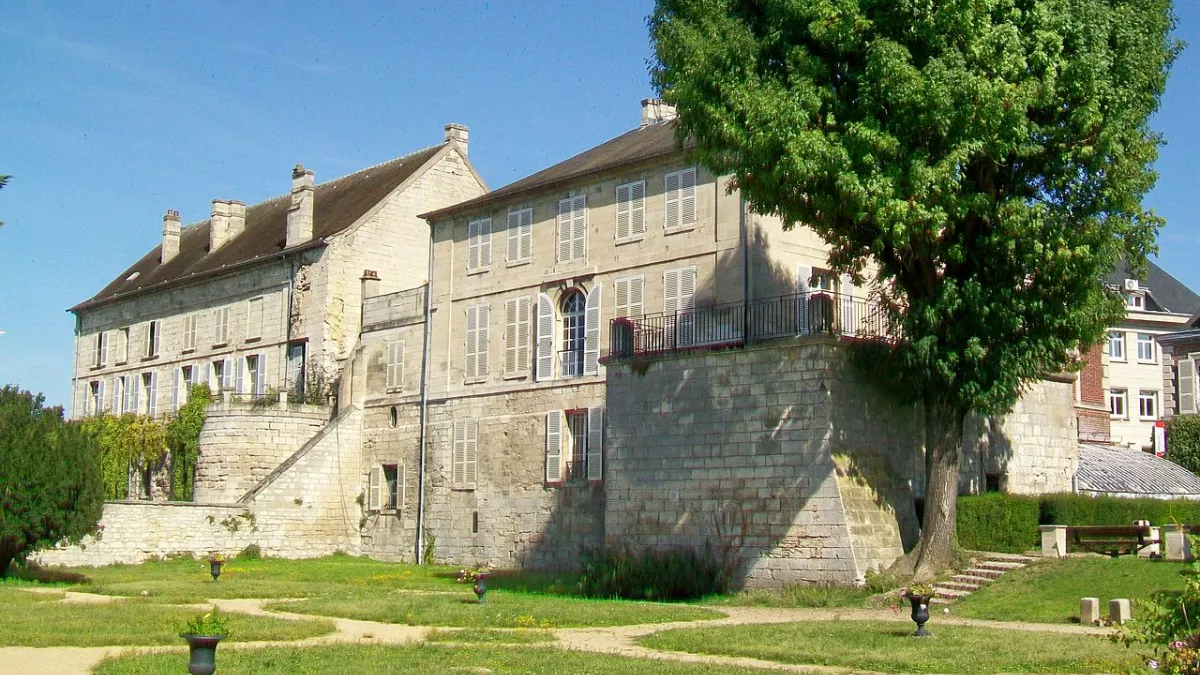 CREIL
