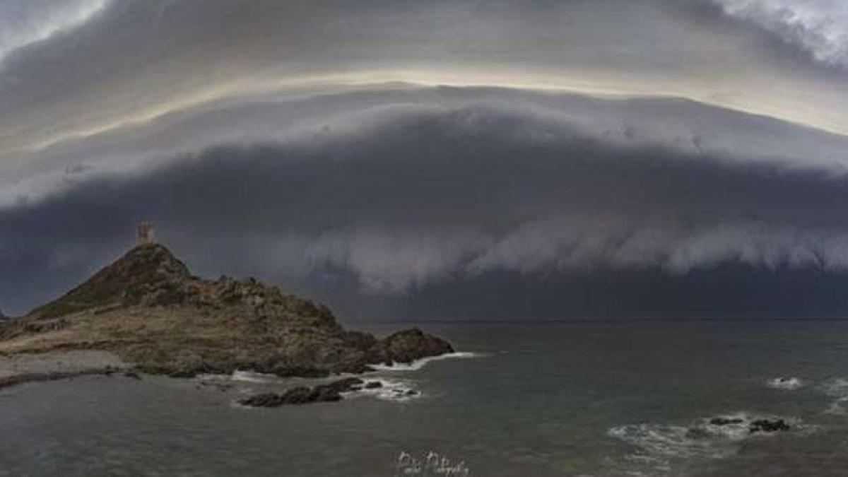 L'arrivée de l'orage du 18 août sur Ajaccio - Paolini Photographie